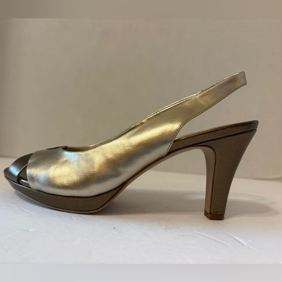 Anne Klein bronze & gold slingback open toe heel sandals size 9 M - Picture 4 of 10